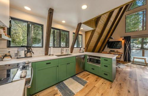 Dogwood Peak Mid-Century A-Frame with AC Style - Foto 7
