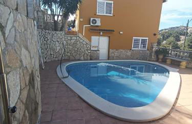 VIP Poolsuite Calafell - Foto 8