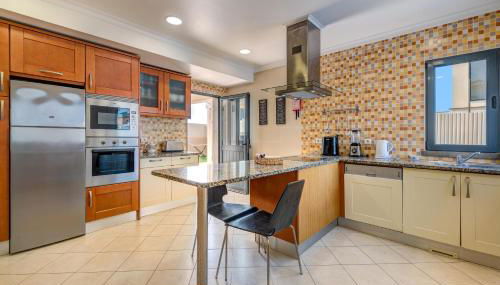 Villa Ruana - 5 bedrooms on Suite- Free out door Hot Jacuzzi - By Bedzy - Foto 3, stove, dishwasher, toaster