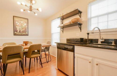 Townhome in Northern Virginia, Close to DC, Pets Okay, Fenced Yard, Fast - Foto 8