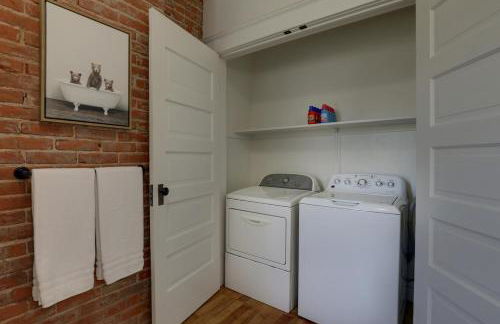 Charming Escape - Private Hot Tub! - Foto 16