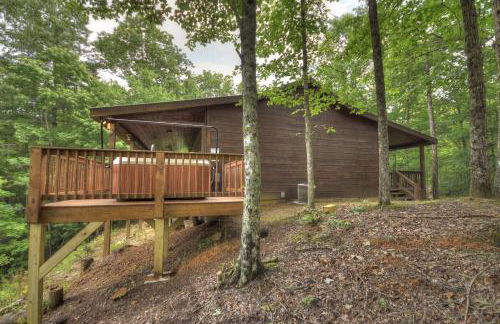 Ole Bear Paw Cabin - Cherry Log GA - Cozy Retreat, Stunning Views, Hot Tub, Outdoor Fire Pit, Porch Swing - Foto 25
