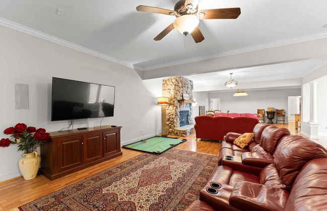 Whitetail Cove by Avantstay Lakefront w/ Pool + Private Dock Sleeps 20 - Photo 28