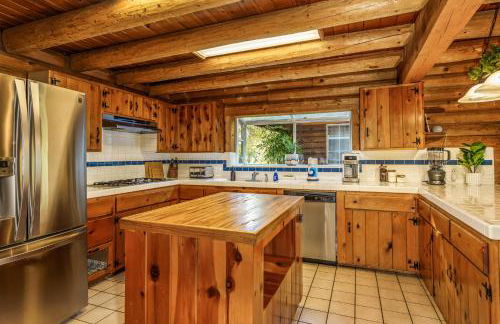 Log Cabin w/ pool, spa, game room, sleeps 20 - Foto 32