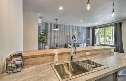 Elkhart Lake Townhome - 3 Mi to Road America! - Foto 10