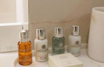 Elysian Boutique Suites - Photo 20