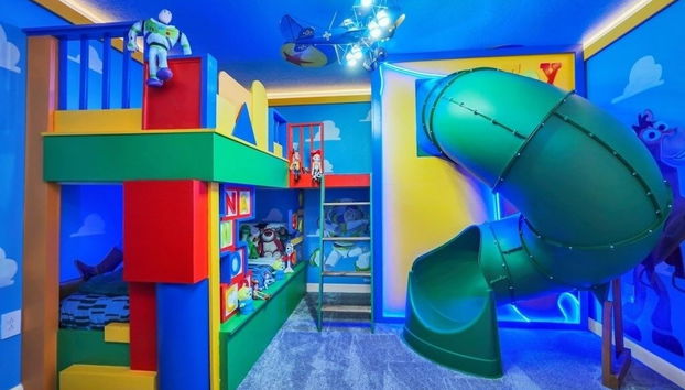 2940 Penel 9 Bedroom Home - Foto 2, Habitación