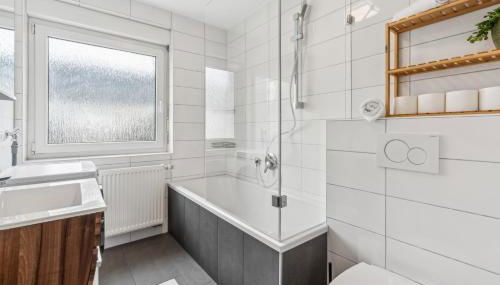 Modernes 6-Betten-Apartment mit Balkon und Parkplatz - zentrale Lage - Foto 2, towels, Shower