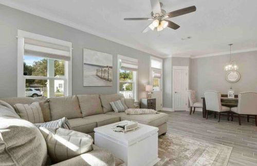 *Chic Beach Cottage Retreat* near Beach/downtown - Foto 1