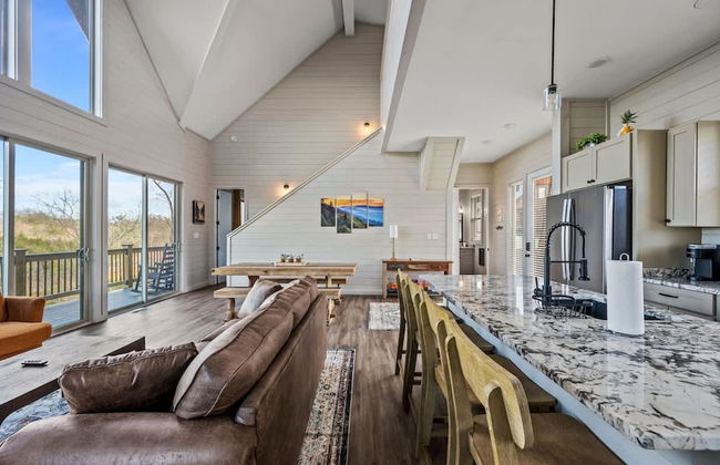 NEW Lake Cabin Sleeps 14 Indoor Pool Hot Tub - Foto 9