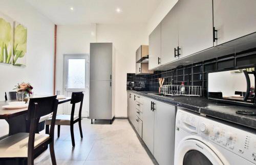 Freckleton House in Town Centre, near Blackpool, Sleeps 6, Free Parking - By NMB Property - Photo 19