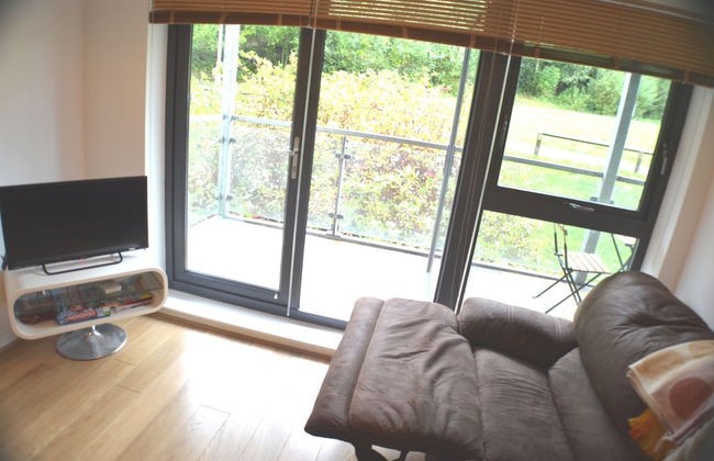 360 Serviced Accommodations - Brentwood 2 Bedroom Executive Apartment With Secure Parking - Foto 15