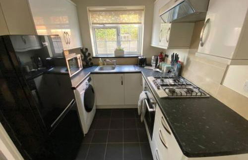 Holes Bay Nature Reserve, Poole, right next to the Water - Photo 14