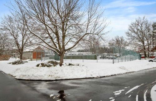 Fully Furnished 1st Floor 1 Bed 1 Bath Condo - Close To Shopping & Hwys North&South - Foto 31