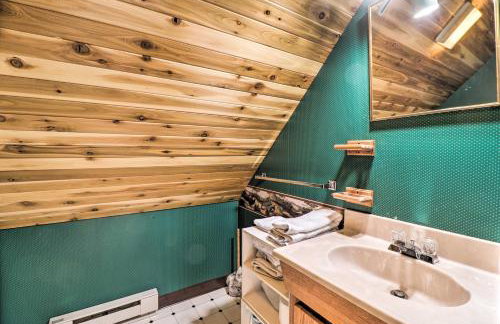 Riverfront Hungry Horse House with Large Deck! - Foto 19