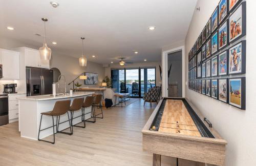 Topsider Condo w/ Stunning Lake Views, Shuffleboard & King Beds - Foto 11