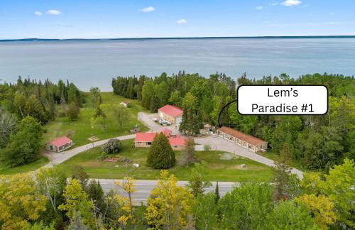 Lakefront 2BR Paradise w Mackinac Island Views - Photo 5