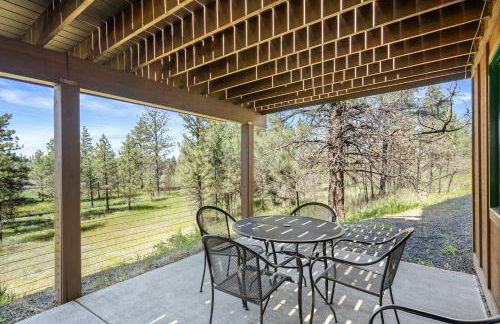 Spacious Rustic Cabin Rental with a Hot Tub in Cheney, Washington - Foto 17