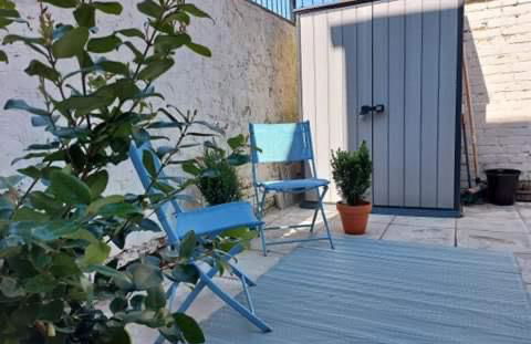 Corner House, Sleeps 8 in 4 Bedrooms, near train station, Great Value! - Photo 12