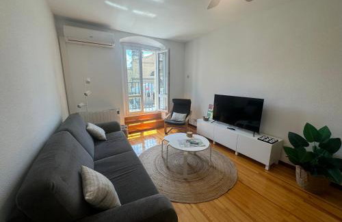 Erdizka, céntrico apartamento turístico con la mejor vista Plaza de los Fueros - Photo 10