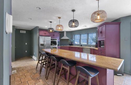 Lux Retreat with Indoor Swim Spa Game Lounge Theater Hot Tub Sauna - Foto 20