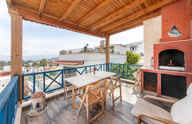 Sea View Cozy House With BBQ and Garden in Bodrum - Photo 2