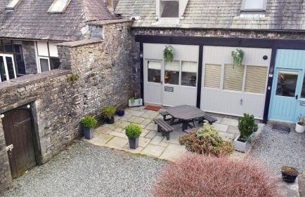 Duckling Cottage - Photo 2