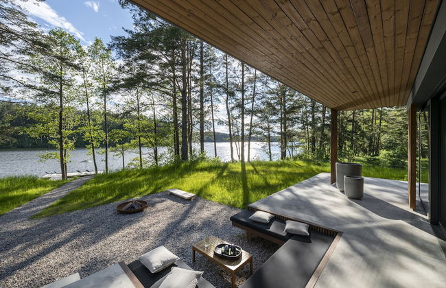 The Lake. Unique Waterfront Villa - Photo 39