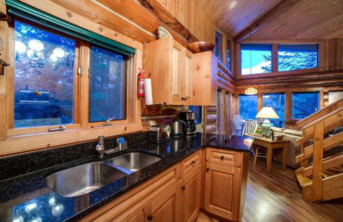 83MF - Lakeside - Hot Tub - WIFI - BBQ - Dock - Sleeps 4 NO PETS - Foto 14