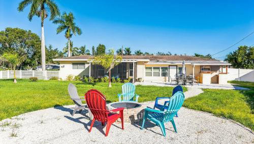 Riverside Retreat: Deck Bar, FirePit, Boat Parking - Foto 1