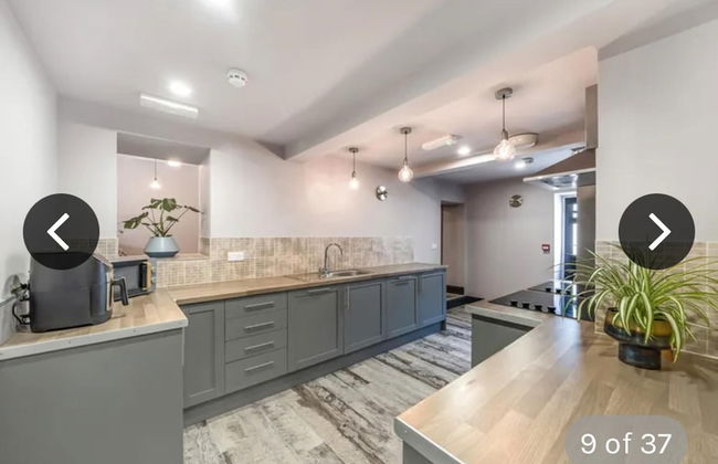 Immaculate 6-bed Ivy House - Photo 8