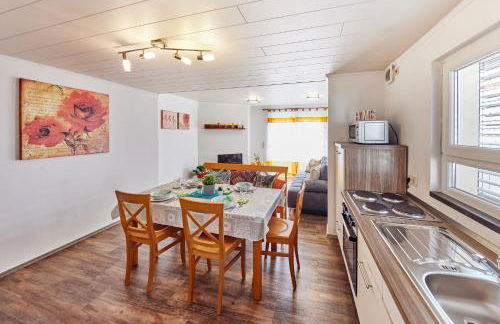 Ferienwohnung Urlaubsglück - Balkon und Parkplätze inklusive nur 5 Fahrminuten vom Europa-Park - Foto 8