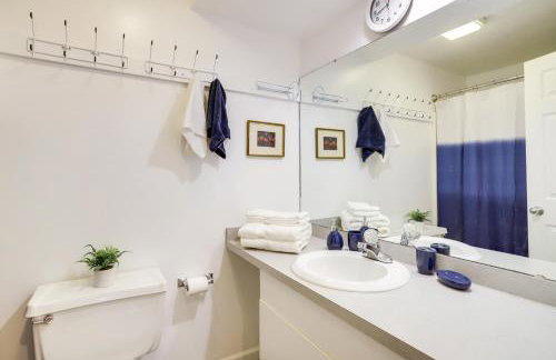 Modern and Spacious Home - 6 Mi to Dtwn South Bend - Foto 25