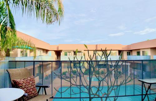 Sunrise Springs 1-Bedroom with Balcony & Pool - Foto 10