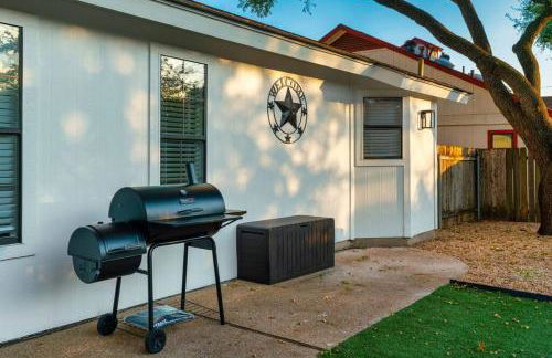 Charming & Bright W Lounging Pool and Hot Tub - Photo 84