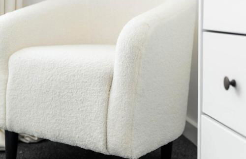 Modern Two Bed House - Garden - Parking - Smart TV - 2GMS - Foto 16