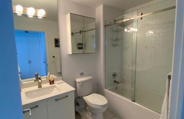 Art-filled Loft 180 Views, Rooftop Pool, Parking - Foto 19