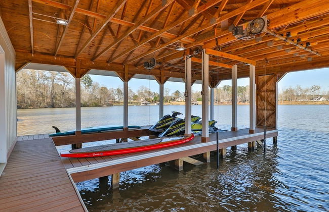 7BR Lakefront Haven Pool Hot Tub Gated 4acres - Foto 73