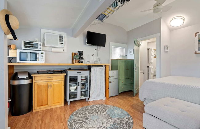 Just Beachy Charming Studio! - Photo 3