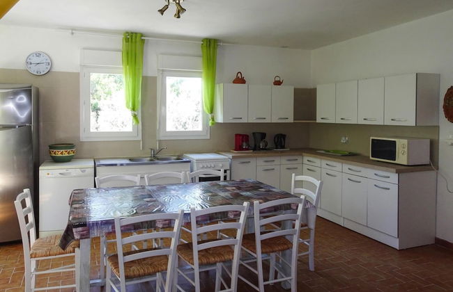 Holiday Home With Swimming Pool - Photo 24