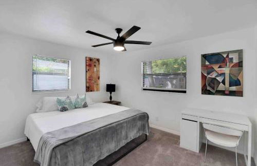 Family Pool 4BR 9-Bed Home Game Room & Firepit - Foto 22