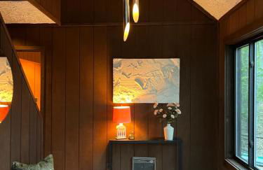 Retro Retreat with Hot Tub, Sauna & Arcade - Foto 39