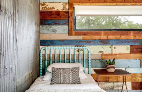 Artisan Cabin with Beautiful Decor and a Classic Fire Pit near Austin, Texas - Foto 35