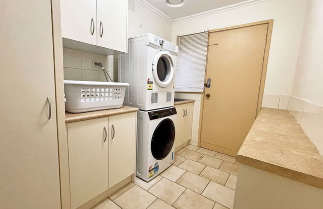 Stylish Retreat at Wheelers Hill 5BRM - Foto 40