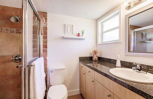 *Eclectic hidden Gem / Tiki Bar and Pool* - Foto 16