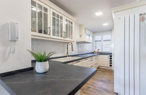 FIRST LINE SEA VIEWS - Club & Pool & Parking by ALOHA Bilbao - Photo 30