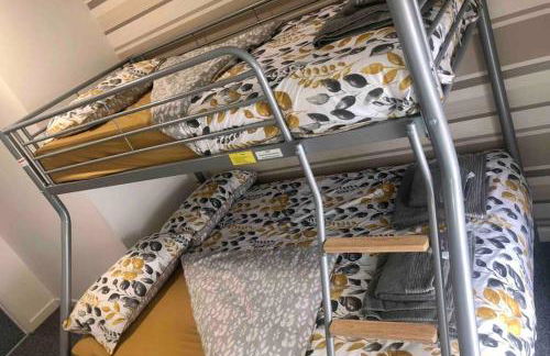 Bee Hive Merthyr Tydfil - Photo 13