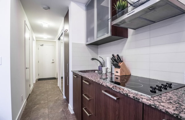 AOC Suites 2 Bedroom Condo, City CN Tower View - Foto 13