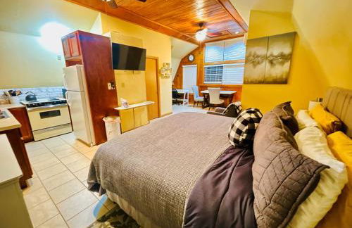 Beaver Lake Studio - King size bed and lake view - Foto 4