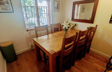 Detached House with Gated Parking in Whalley Range, Near Manchester City Centre - Foto 13